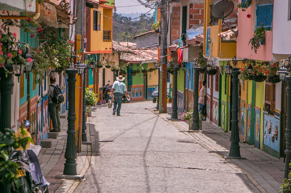 Transportation From Medellín to Guatapé and El Peñol Only - Inclusions and Exclusions