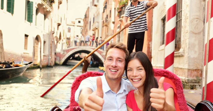Venice: Grand Canal by Gondola With Live Commentary