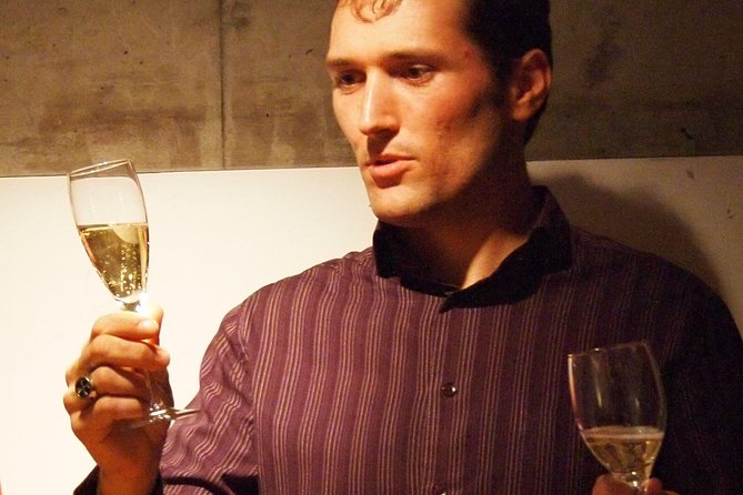 Vineyard Walking Tour & 2 Champagnes Tasting
