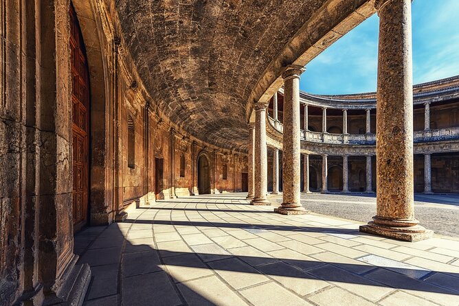 Visit Alhambra and Generalife With Physical Audio Guide