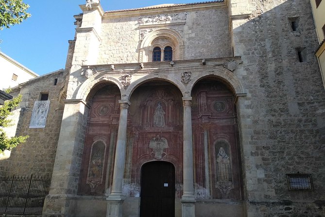Walk Through The Three Pomegranates - Guided Tour Features
