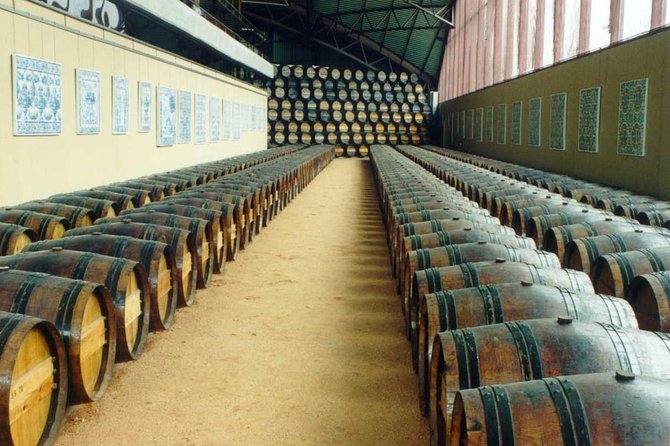 Wine Tour Discover the History and Flavors of the Best Winerys of Lisbon Region - Exploring Lisbons Wine Country