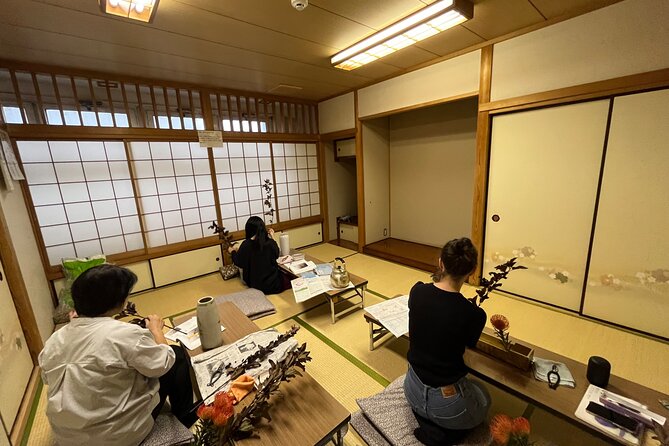 2 Hours Flower Arranging (Ikebana) Class @Temple /Tokyo・Ota-ku - Included Materials