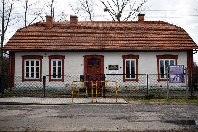 Auschwitz Subcamps: Guided Tour From Cracow - Meeting and Pickup Information