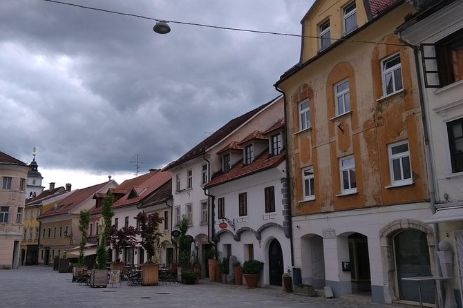 Ljubljana-Zagreb. Private Transfer.Price per Car - Accessibility and Participation