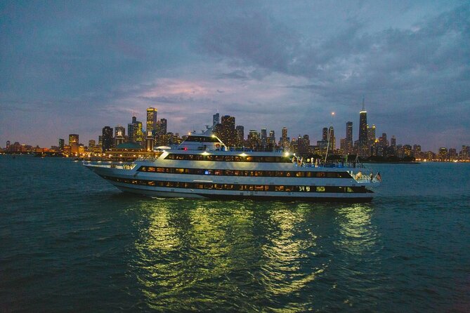 Lake Michigan 21+ July Fireworks Buffet Dinner Cruise