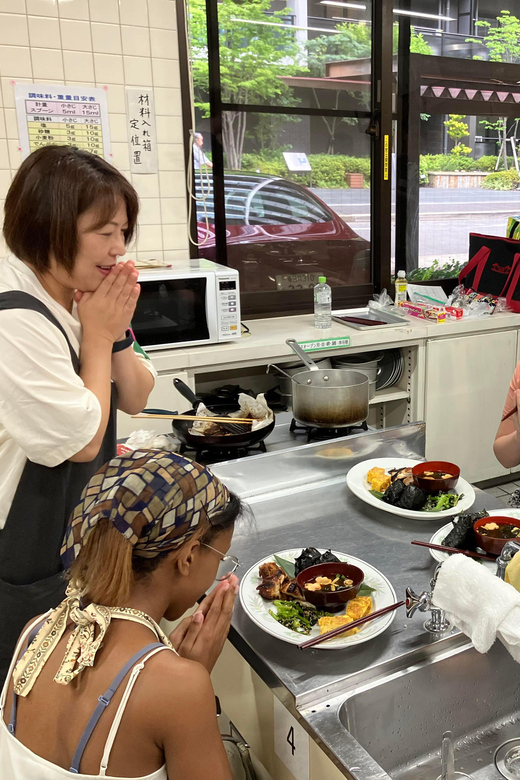 [Nagoya] Japanese Homemade Dishes ～One Soup, Three Sides～ - Miso Soup