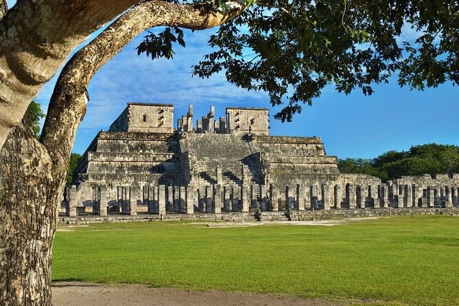 Private Chichen Itza, Ek Balam, and Ik Kil Cenote, Lunch - Taking in Ik Kil Cenote