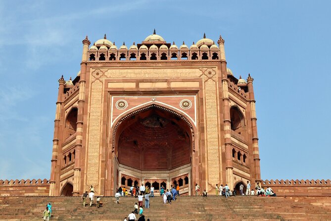Visit Fatehpur Sikri and Chand Baori With Jaipur Drop From Agra.