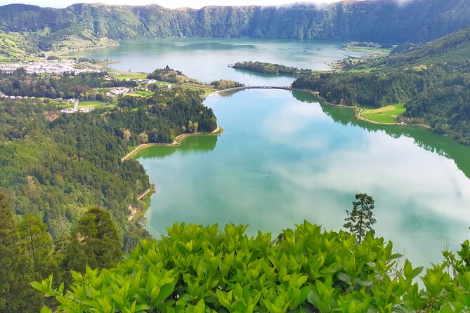 Ponta Delgada Sete Cidades Green & Blue Lakes - Small Group Tour - Tour Overview