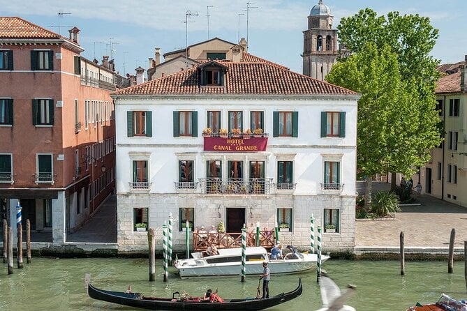 Private Gondola With Serenade for a Romantic Night in Venice - Frequently Asked Questions