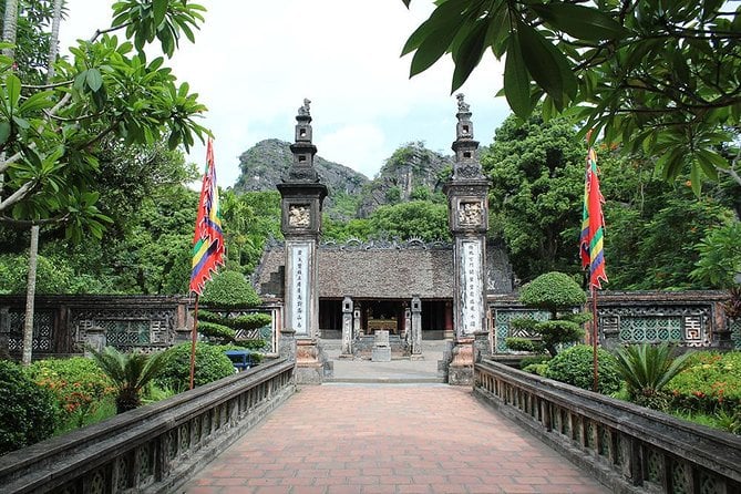 Essential North Vietnam ( Hanoi - Ninh Binh - Halong) in 5 Days - 3 Stars Hotel - Hanoi Tour Options and Recommendations