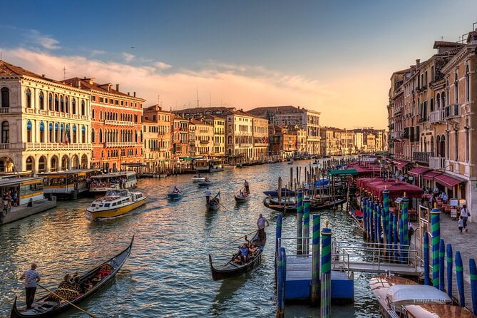 Private Gondola With Serenade for a Romantic Night in Venice - Cancellation Policy