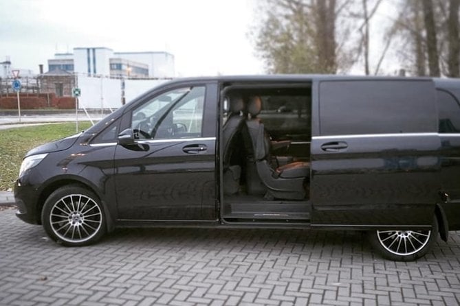 Brussels Shuttle Transfer <-> Disneyland Paris (1 to 8 SEATS) - Key Points
