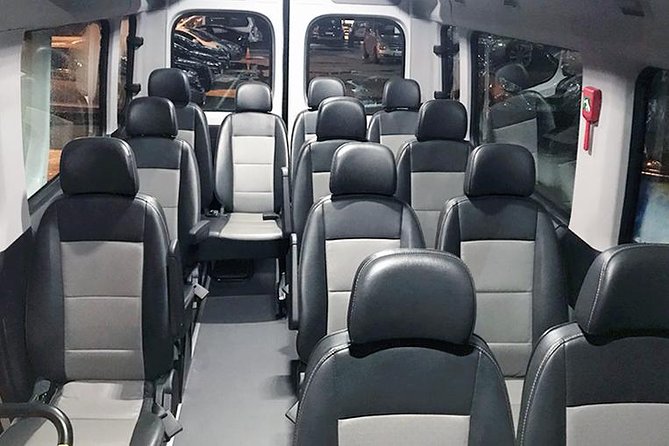 Jordan Tour ; Minivan
