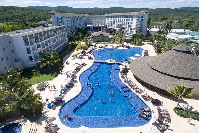 Private Airport Transfer to Hideaway at Royalton Blue Water