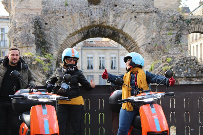 2h Medieval Bordeaux History by Electric 50CC Motorbike - Tour Overview