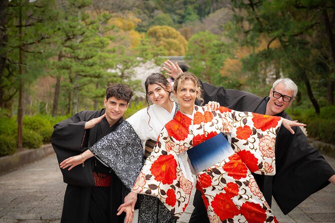 A Privately Guided Photoshoot in Beautiful Kyoto