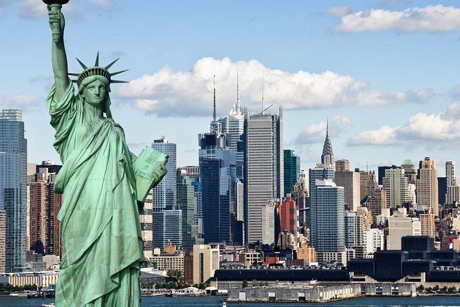 Arrival Private Transfer: LaGuardia Airport LGA to New York in Business Car