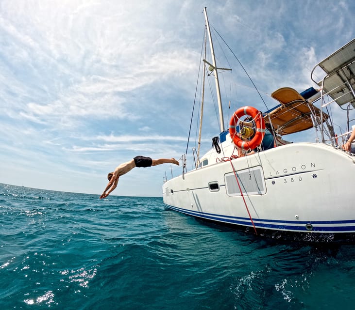 Barcelona: Boat Cruise W/ Sailing, Wine, & Tapas