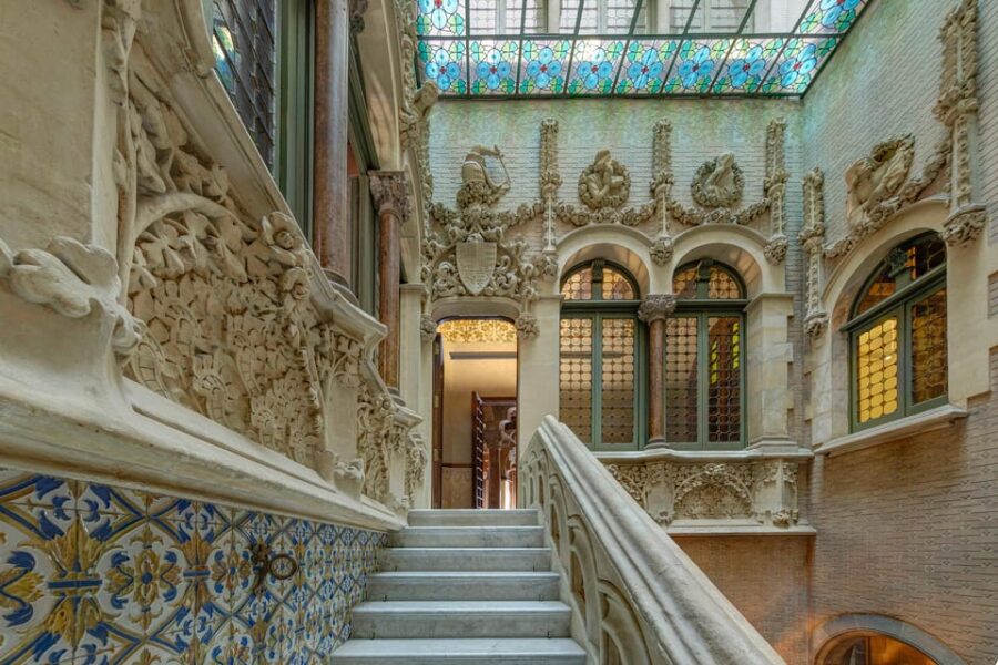 Barcelona: Palau Baró De Quadras Tickets and Guided Tour - Design Features