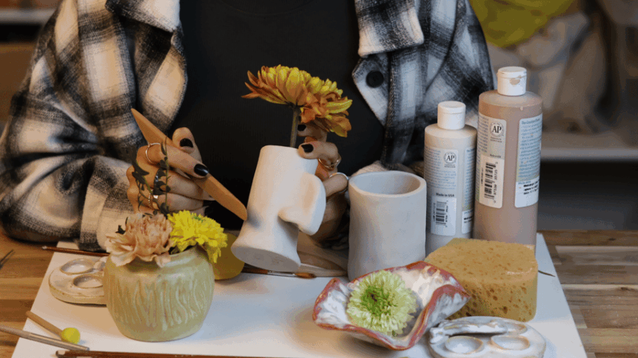 Barcelona: Pottery Workshop With Wine
