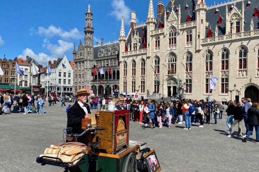 Bruges Highlights, Boat, Beer, Chocolate Day Trip From Paris