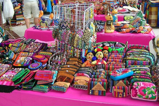 Cancun Shopping Private Guided Tour & City Sightseeing - Tour Overview