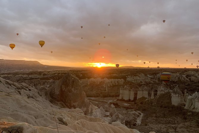 Cappadocia in Comfort : Hot Air Balloon and Sightseeing the Highlights!