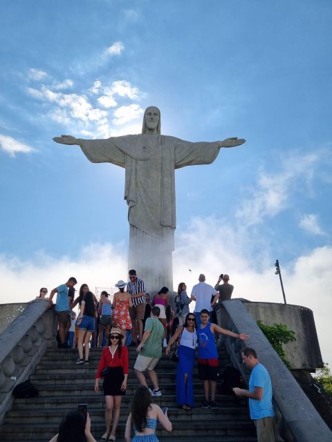 Cariocando in Corcovado: Christ Redeemer by Train + Breakfast