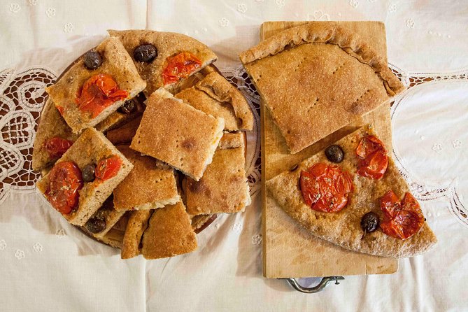 Cesarine: Pizza & Tiramisu Class at a Locals Home in Pescara