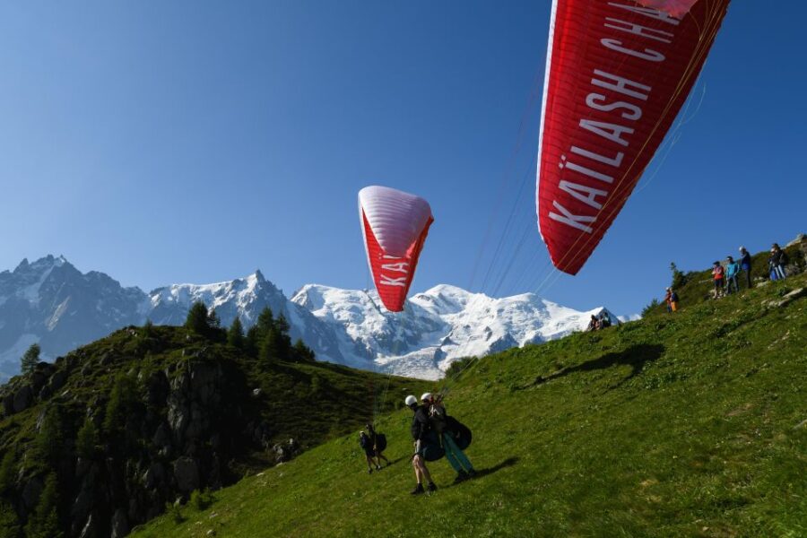 Chamonix: Tandem Paragliding Flight With Mont-Blanc Views - Experiencing Tandem Paragliding