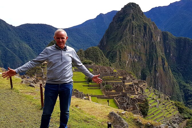 Chinchero Sacred Valley Premiun Hike & Machupicchu 3d-2n