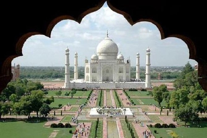 DELHI – AGRA – VARANASI (7 Nights / 8 Days)