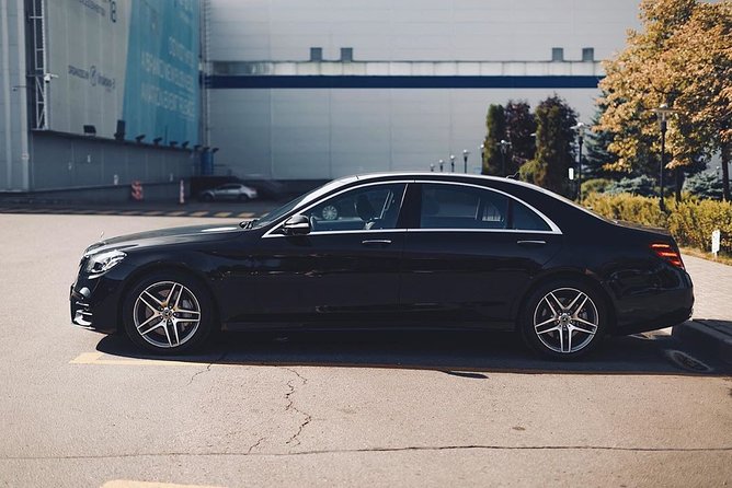 Departure Private Transfer: Denver to Denver Airport DEN in Business Car - Vehicle and Driver Details