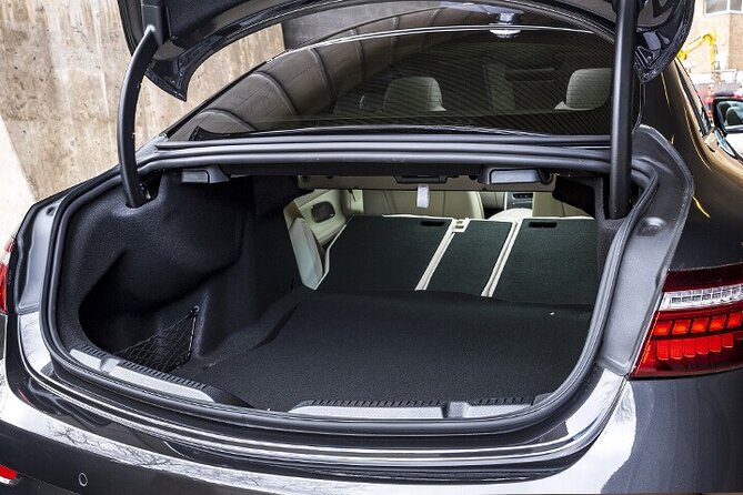 Departure Private Transfer: Dubrovnik City to Dubrovnik Airport by Business Car