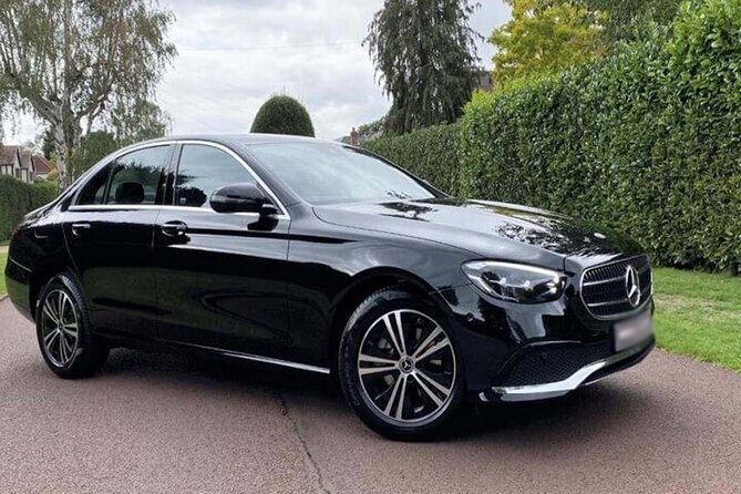 Departure Private Transfer Vienna to Vienna Airport VIE by Sedan