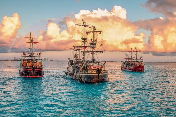 Dinner & Live Pirate Fight (2x1 Price) From Cancun - Dining Options and Inclusions