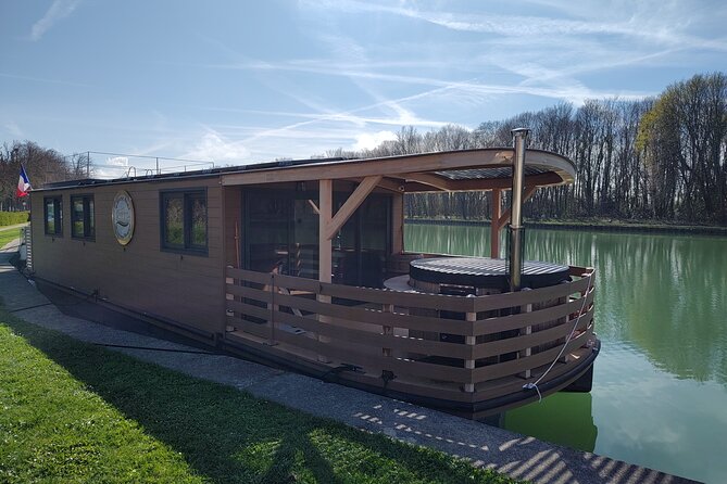 Eco-Responsible House Boat Rental in Aÿ Champagne With Driver