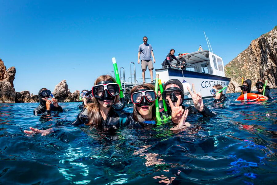 Estartit:Boat Trip Around Medes Island and Swim in the Coast - Exploring Medes Island