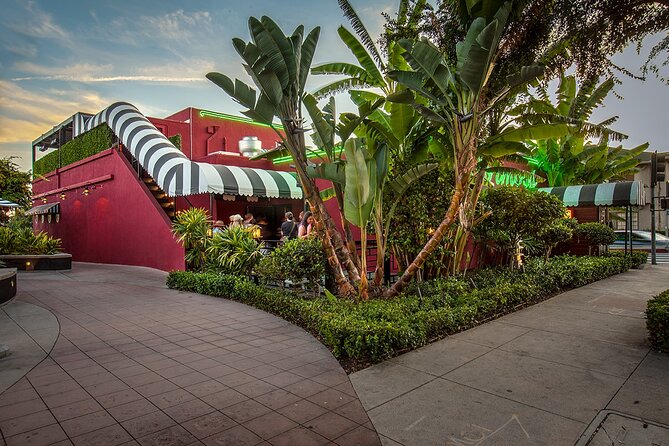 Food and Drink Tasting at the Historic Formosa Cafe - Exploring the Formosa Cafes History