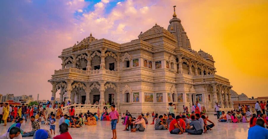 From Delhi: Private Taj Mahal and Mathura & Vrindavan Tour