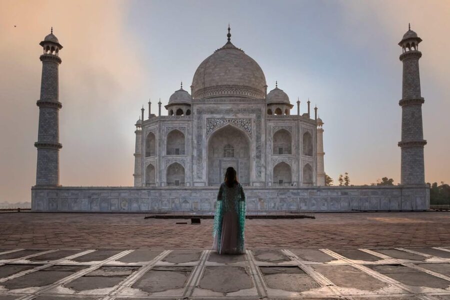 From Delhi: Taj Mahal and Fatehpur Sikri Private Tour by Car
