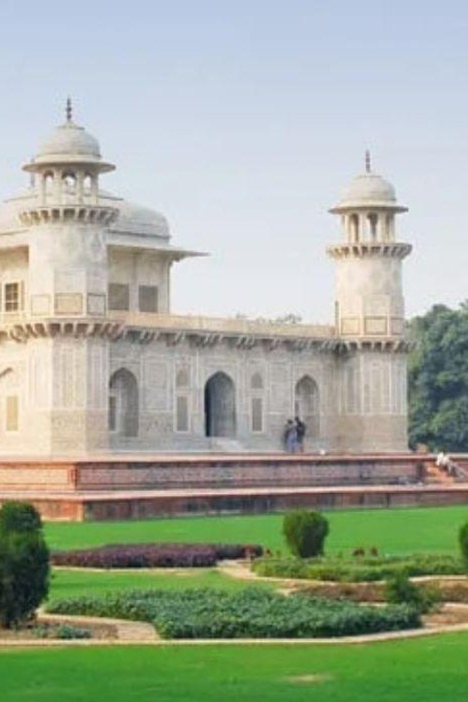 From Mumbai: Private Day Trip to the Taj Mahal