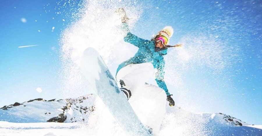 From Tokyo: Mount Fuji Skiing and Hot Springs Day Tour