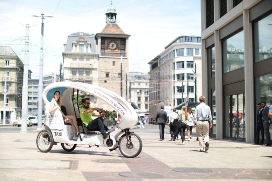 Geneva: Highlight Tour in TukTuk