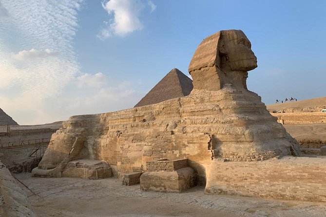 Giza Pyramids, Memphis and Sakkara With Lunch Private Tour