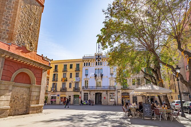 Gracia District Private Tour With Vermouth & Food Tastings