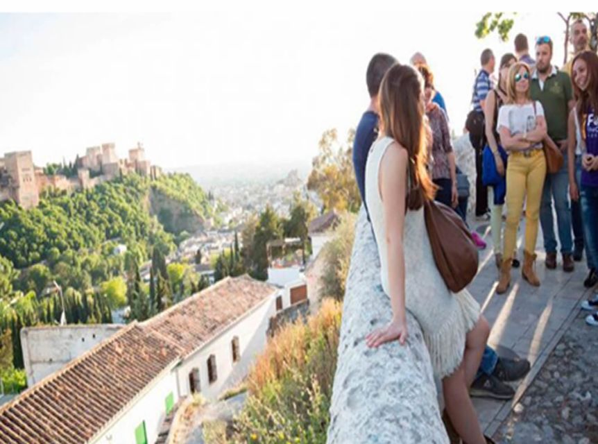 Granada: Albaicín and Sacromonte 2.5-Hour Walking Tour - Tour Overview