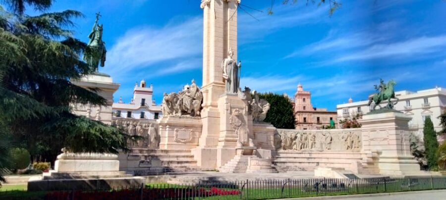 Guided Visit on Foot Through Cádiz: Stories From the Hand of a Local Guide